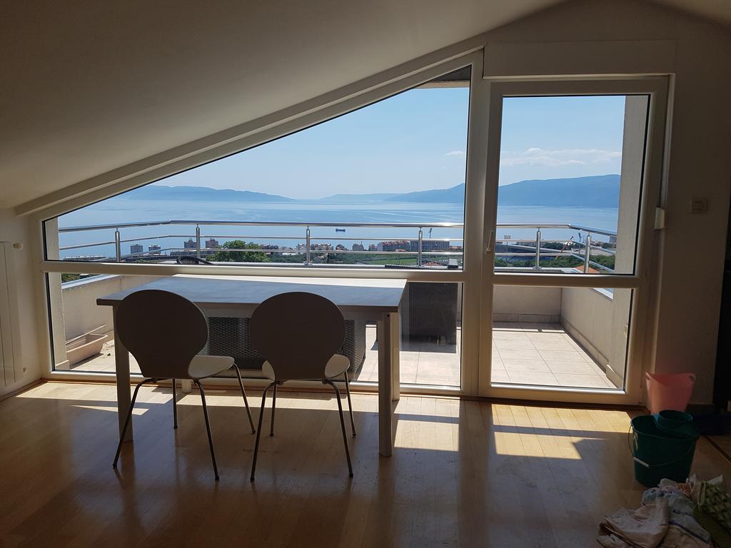 Appartement Peachy House à Rijeka Extérieur photo