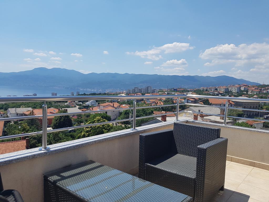 Appartement Peachy House à Rijeka Extérieur photo